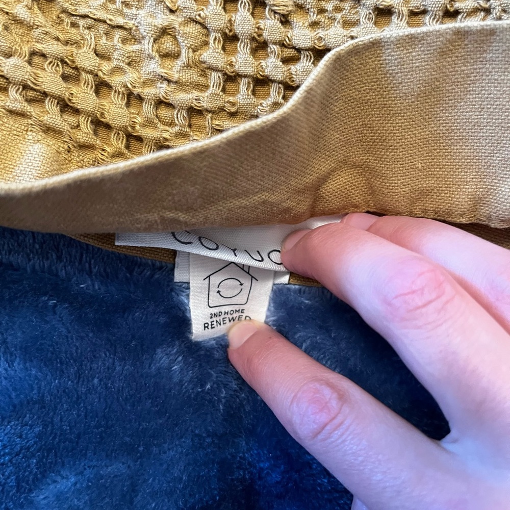 Coyuchi Reyes Organic Waffle Blanket - Picture 7 of 8